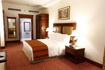 Deluxe Double Room3