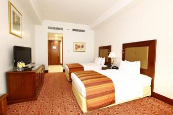 Deluxe Twin Room3